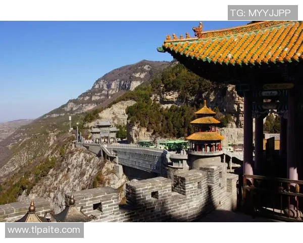 足球明星与女粉丝的甜蜜邂逅揭示了偶像与追随者之间的动人故事